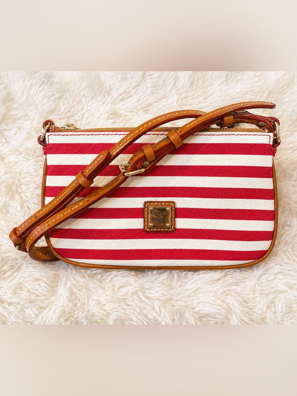 Dooney & Bourke Lexi Red and White Striped Crossbody ⭐️Like New⭐️